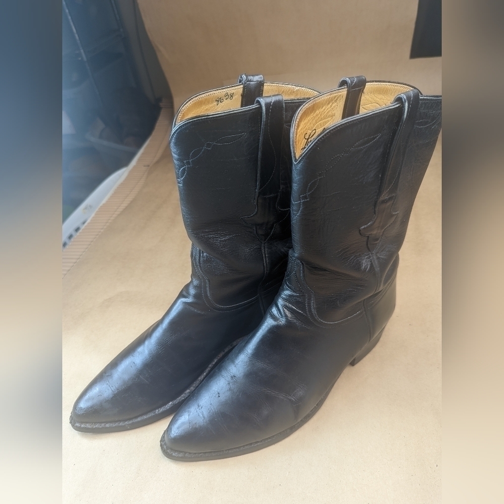 Lucchese Classics men's size 9.5D black leather classic Western cowboy boots. Ha